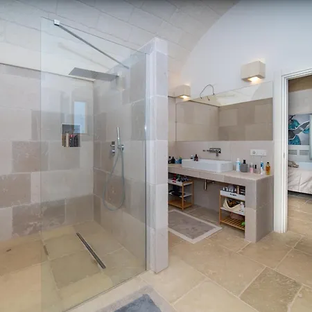 Astra Bona أوستوني