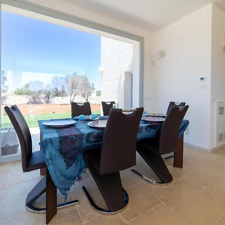 Astra Bona أوستوني